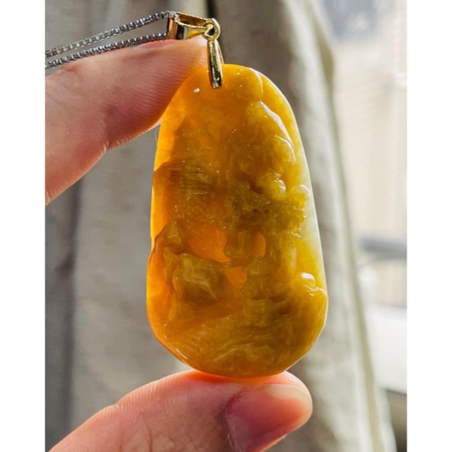 天然A貨緬甸玉 油潤橙黃雙彩金運亨通翡翠山水牌 成色飽和黃霧層 金光颯颯厚且透光 大小易配戴-細節圖4