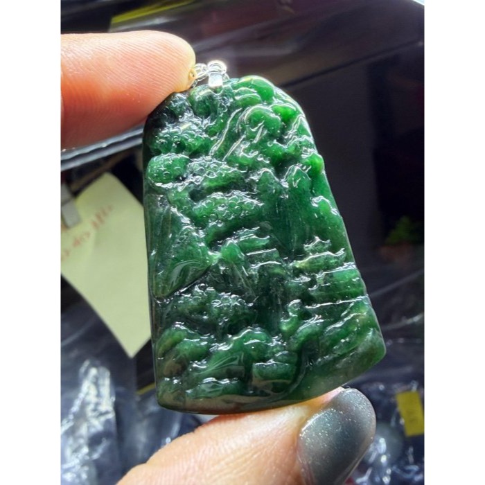 天然A貨緬甸玉 老坑綠淺浮雕翠映千峰翡翠山水牌 冰透光滿綠正緬料 色澤濃郁油亮光澤 易配戴小方牌-細節圖8
