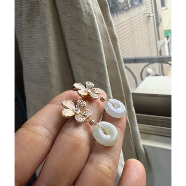 天然A貨緬甸玉 白冰平安扣翡翠耳針/耳環 雙色精緻小花鏤空銀貝殼 完美平安扣-細節圖4
