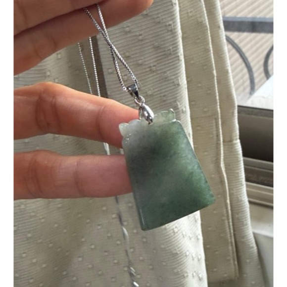 天然A貨緬甸玉 冰膠老油青無事牌翡翠玉墜 底庄冰膠 帶色有厚度透手影 大小易配戴-細節圖2
