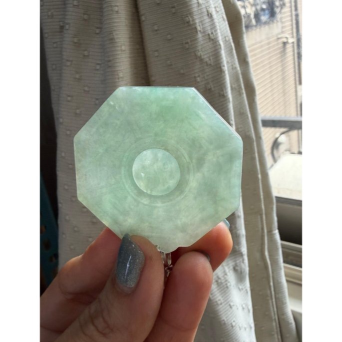 天然A貨緬甸玉 冰綠飄花太極大八卦翡翠玉墜 冰綠滿底色 幾抹金絲綠點綴 種色兼具上身妥妥綠-細節圖7
