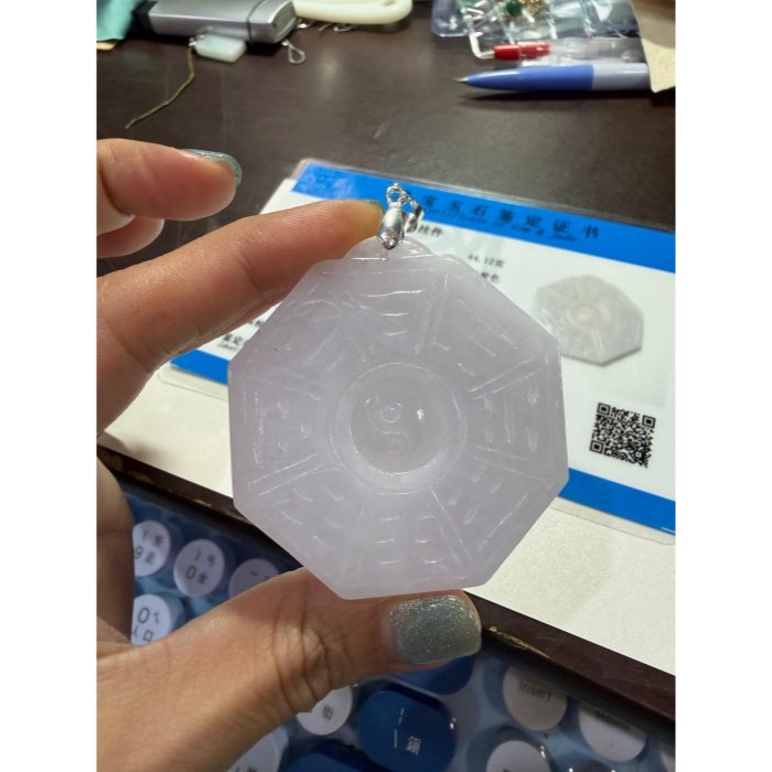 天然A貨緬甸玉 冰潤粉紫太極大八卦翡翠玉墜 過底粉嫩紫滿色 聚色色能見 厚庄透手影 請留意尺寸重量-細節圖9