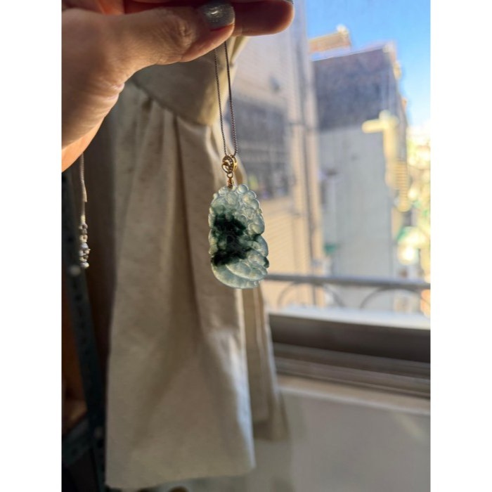 天然A貨緬甸玉 放光 高冰藍水漸變手工雕福星高照翡翠玉墜 泛光起剛光佛手瓜 雙猴捧桃-細節圖8