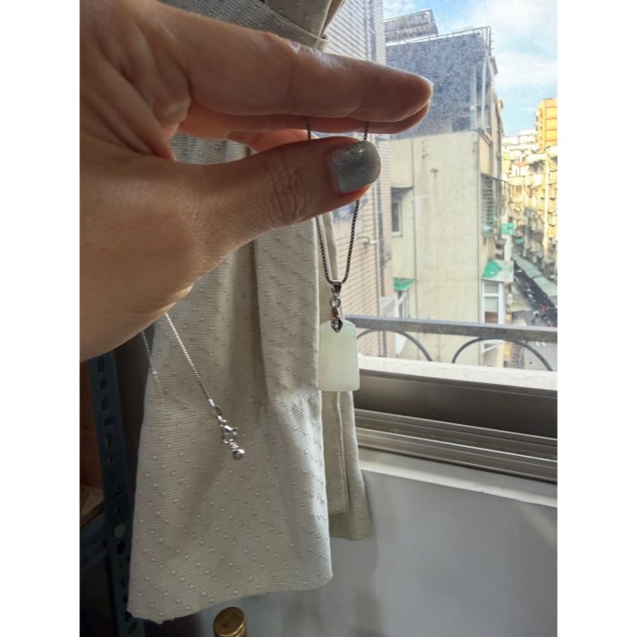 天然A貨緬甸玉 白冰小無事牌翡翠玉墜 冰潤乾淨白底 淡淡綠點綴 小小的 易配戴無壓力-細節圖7