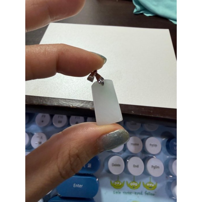 天然A貨緬甸玉 白冰小無事牌翡翠玉墜 冰潤乾淨白底 淡淡綠點綴 小小的 易配戴無壓力-細節圖9