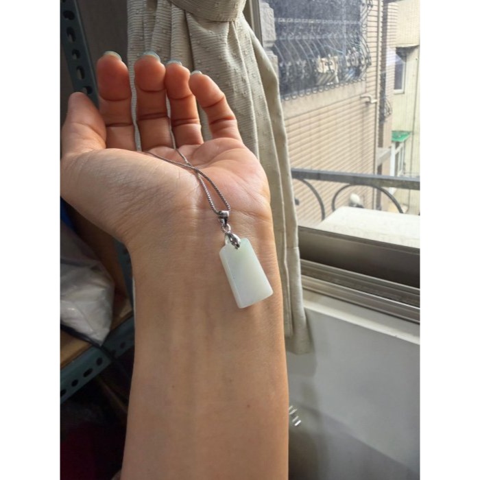 天然A貨緬甸玉 白冰小無事牌翡翠玉墜 冰潤乾淨白底 淡淡綠點綴 小小的 易配戴無壓力-細節圖11