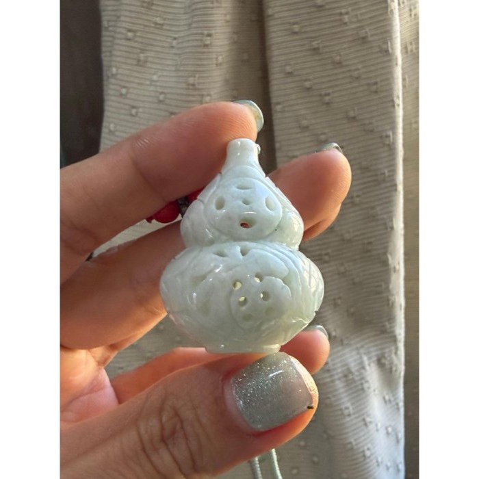 天然A貨緬甸玉 細潤淡綠立體鏤空雕福祿雙全翡翠包掛/車掛 飽滿葫蘆 玲瓏巧雕雙福字及銅錢-細節圖3