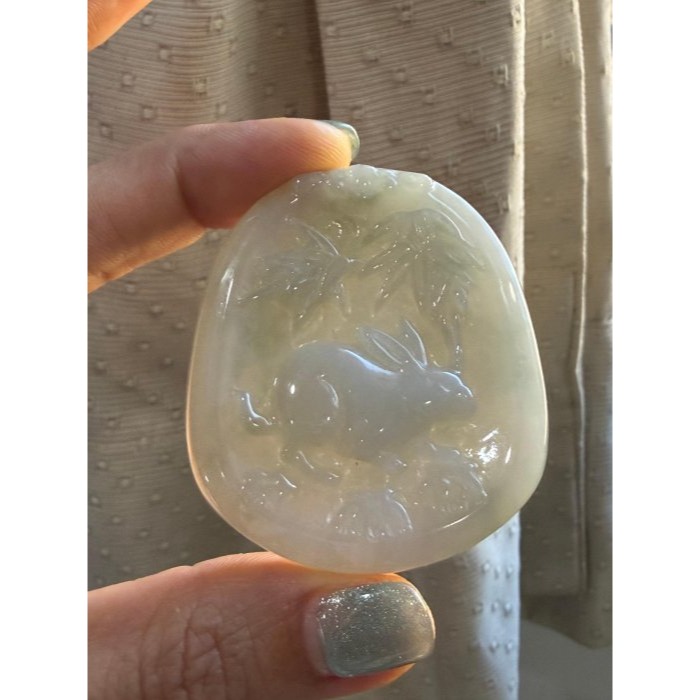 天然A貨緬甸玉 膠潤油青灰前途似錦節節高升翡翠兔牌 一刀切牌形 透光膠潤底妝 有水頭帶灰底-細節圖3