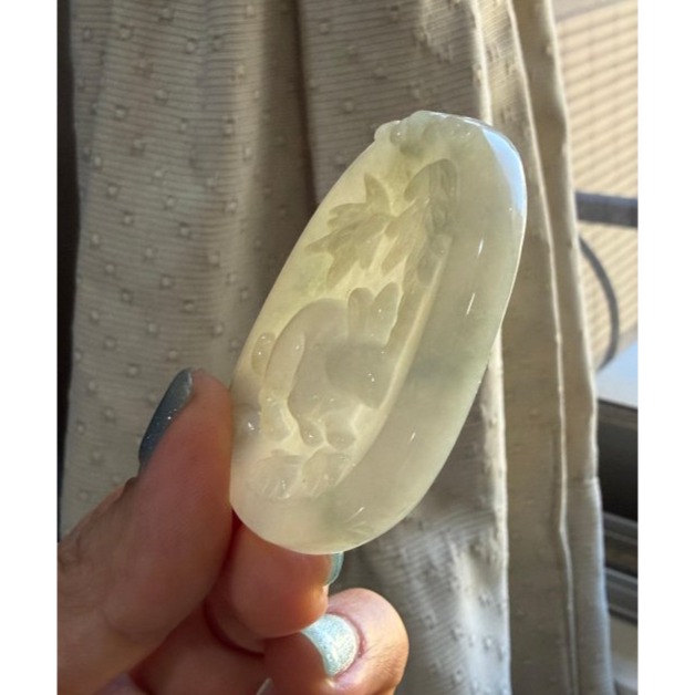 天然A貨緬甸玉 膠潤油青灰前途似錦節節高升翡翠兔牌 一刀切牌形 透光膠潤底妝 有水頭帶灰底-細節圖5