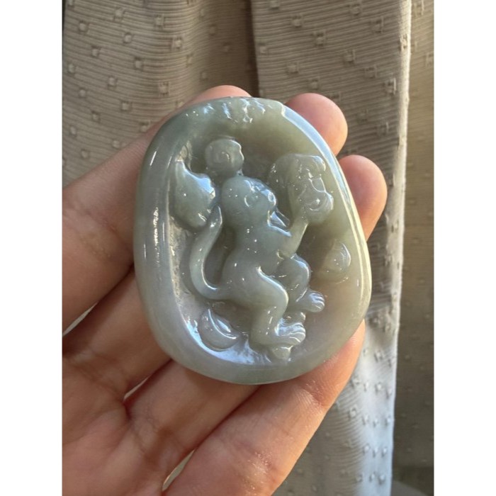 天然A貨緬甸玉 膠潤油青灰福祿猴翡翠玉牌 一刀切牌形 透光膠潤底妝 有水頭帶灰底-細節圖2