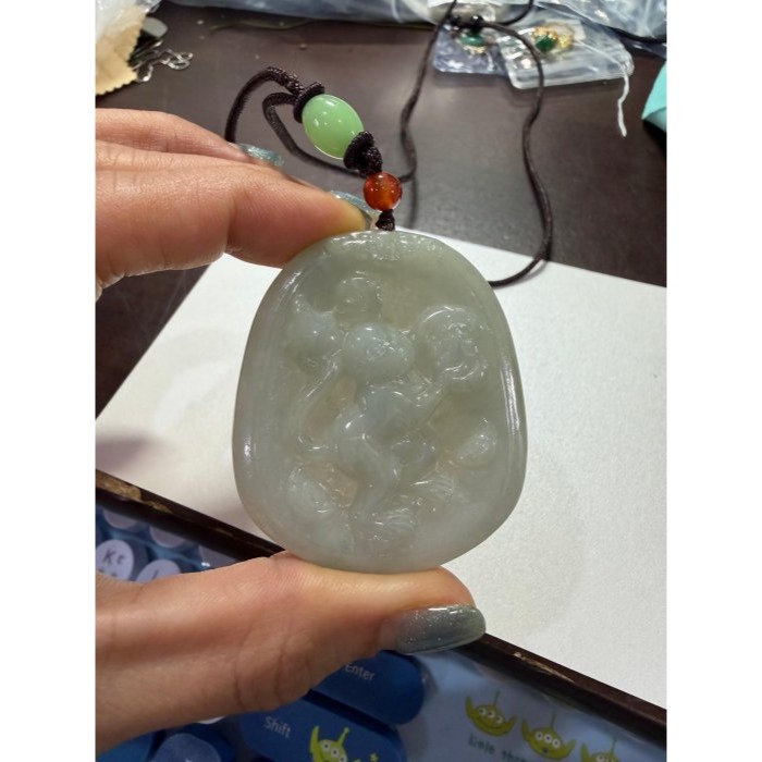 天然A貨緬甸玉 膠潤油青灰福祿猴翡翠玉牌 一刀切牌形 透光膠潤底妝 有水頭帶灰底-細節圖9