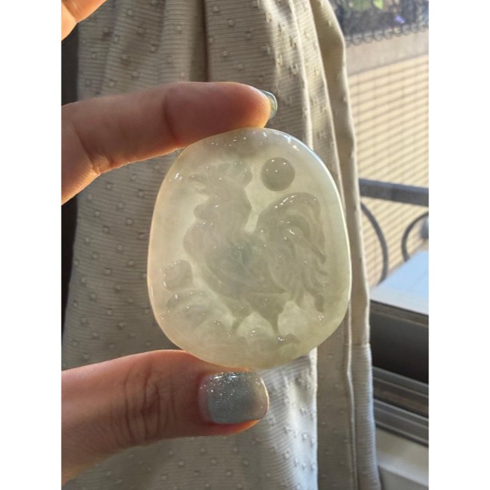 天然A貨緬甸玉 膠潤油青灰金雞迎日翡翠玉牌 一刀切牌形 透光膠潤底妝 有水頭帶灰底-細節圖8