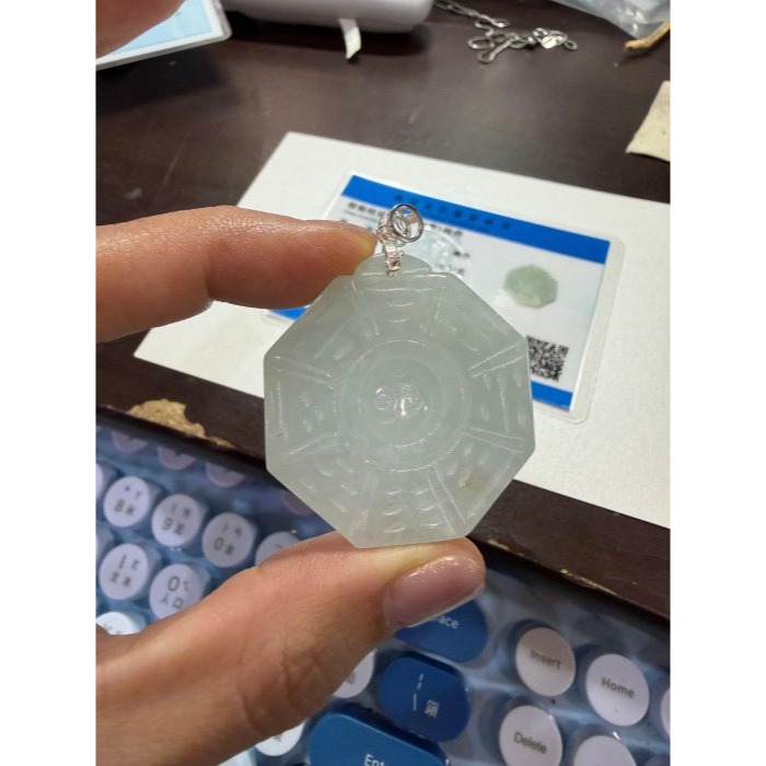 天然A貨緬甸玉 冰晴水藏金太極八卦翡翠玉墜 起冰厚度足透手老冰料 滿晴底色近白-細節圖10