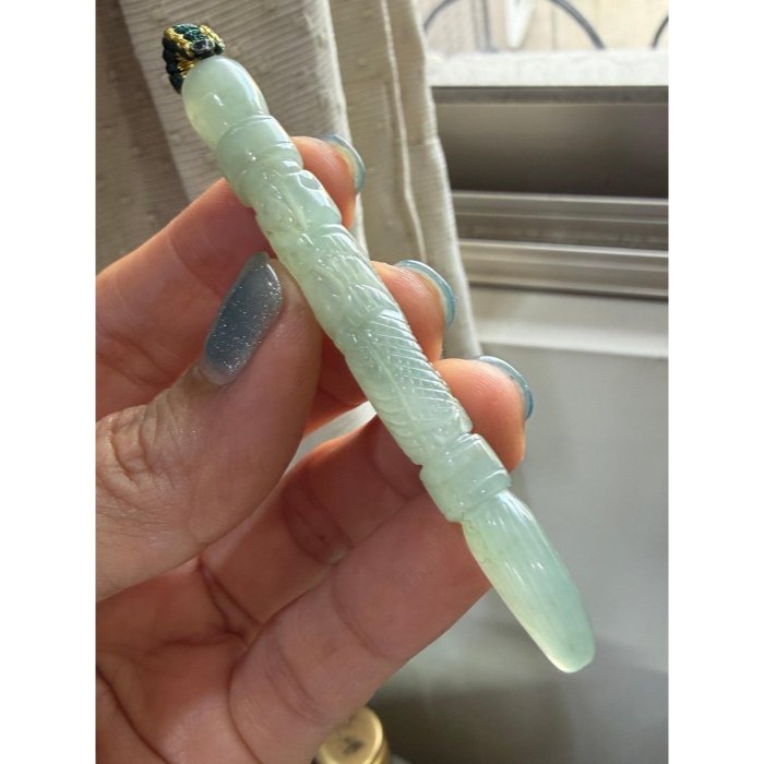 天然A貨緬甸玉 冰潤晴綠360度環繞巧雕大筆進財翡翠龍筆 起冰滿綠底色 色滿勻稱-細節圖2