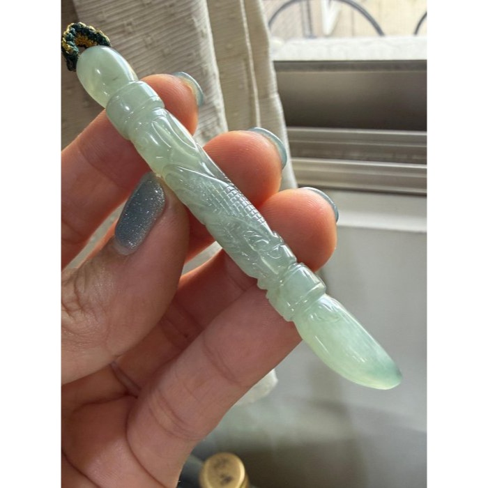 天然A貨緬甸玉 冰潤晴綠360度環繞巧雕大筆進財翡翠龍筆 起冰滿綠底色 色滿勻稱-細節圖4