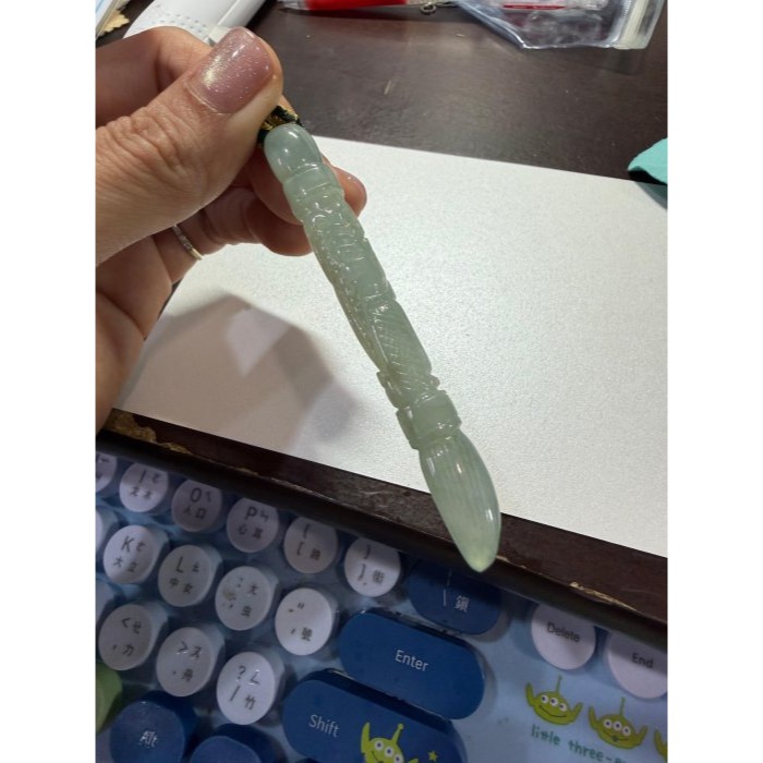 天然A貨緬甸玉 冰潤晴綠360度環繞巧雕大筆進財翡翠龍筆 起冰滿綠底色 色滿勻稱-細節圖9