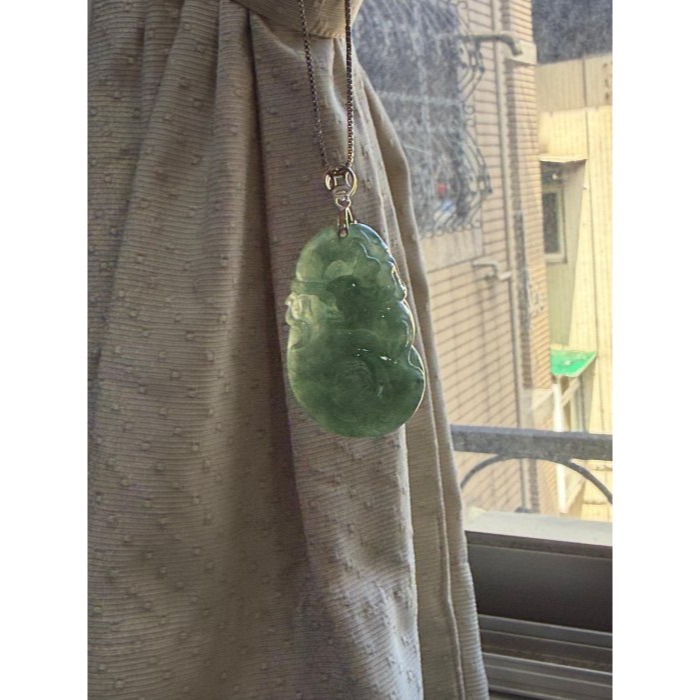 天然A貨緬甸玉 冰膠晴藍數錢滿袋翡翠玉墜 晶透冰起膠底庄 勻稱油綠滿色 飽滿福袋俏雕鼠來寶-細節圖8