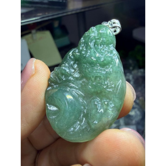 天然A貨緬甸玉 冰膠晴藍穿雲龍翡翠小龍牌 晶透漸層滿綠底色 油綠滿色 一刀切易配戴小牌形-細節圖9