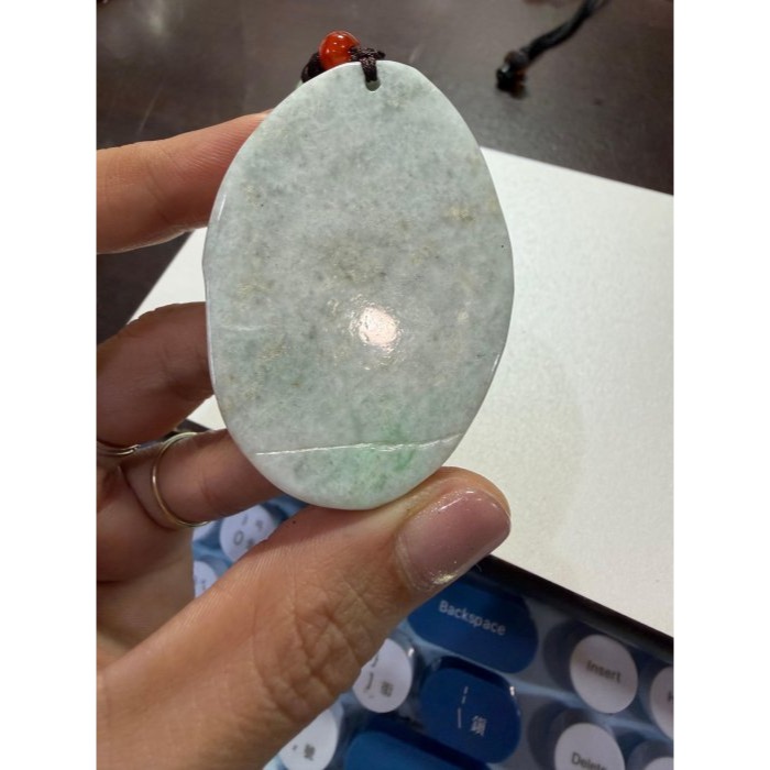 圈粉漏價~天然A貨緬甸玉 白底青事業龍頭翡翠龍牌 厚庄一刀切適中牌形 一抹鮮亮青綠添彩-細節圖10