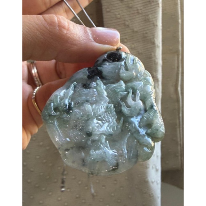 圈粉漏價~天然A貨緬甸玉 飄花神龍降世翡翠龍牌 透光一刀切適中牌形 滿滿藍花點綴其中-細節圖2