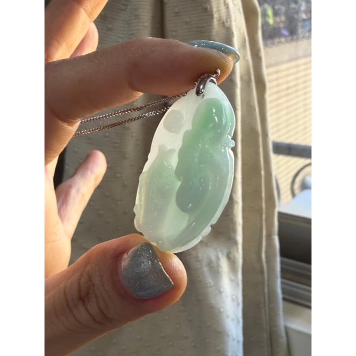 天然A貨緬甸玉 膠潤白底青年年有餘翡翠玉墜 芙蓉底庄白冰 鮮亮過底青綠巧雕魚.如意 荷葉藏金-細節圖5