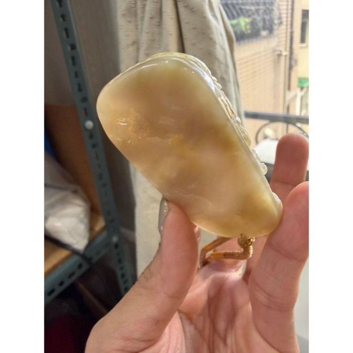 天然A貨緬甸玉 老坑梨黃漸變悠然自得翡翠山水牌 油亮冰芙蓉底庄 小橋流水.仙鶴.牧童.發財樹-細節圖7