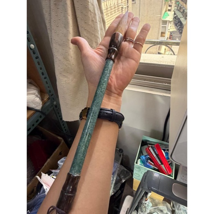天然A貨翡翠 細潤危綠滿色大展鴻圖翡翠玉毛筆 瓜料 勻稱滿綠 粗桿30公分長 7公分筆頭-細節圖8