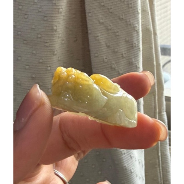 天然A貨緬甸玉 冰潤油黃漸變手工巧雕黃金貔貅翡翠玉墜 油亮光澤 起冰黃霧俏雕貔貅首 鴻運當頭-細節圖4