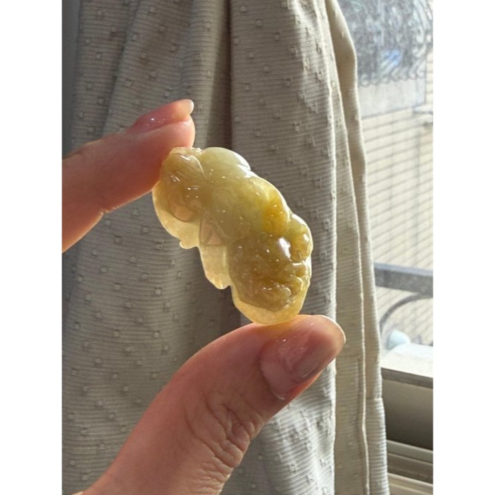 天然A貨緬甸玉 冰潤油黃漸變手工巧雕黃金貔貅翡翠玉墜 油亮光澤 起冰黃霧俏雕貔貅首 鴻運當頭-細節圖8