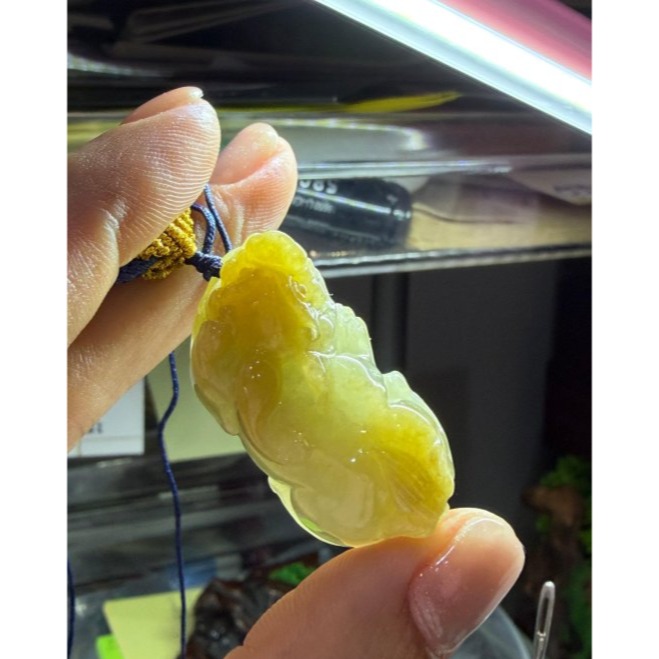 天然A貨緬甸玉 冰潤油黃漸變手工巧雕黃金貔貅翡翠玉墜 油亮光澤 起冰黃霧俏雕貔貅首 鴻運當頭-細節圖9