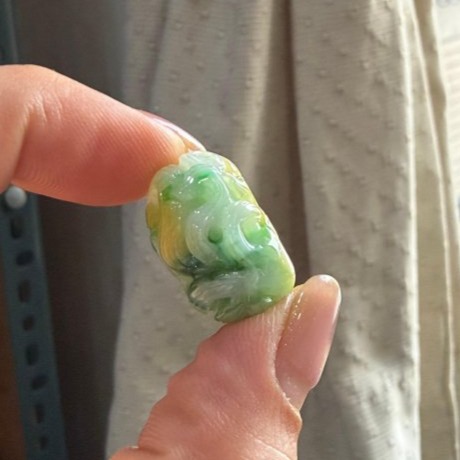 天然A貨緬甸玉 老坑黃加綠三彩手工360度環繞巧雕黃金九尾狐翡翠玉墜/頂珠 膠潤芙蓉底庄 陽綠.金黃.白冰 整圈鮮豔辣色-細節圖6