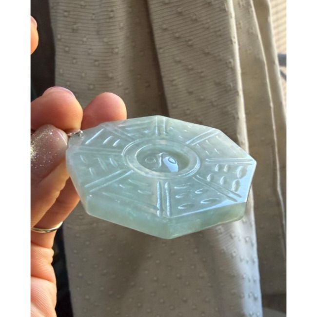 天然A貨緬甸玉 冰晴綠太極大八卦翡翠玉墜 冰綠滿底色 厚庄顯色透手影 種色兼具老冰料-細節圖4
