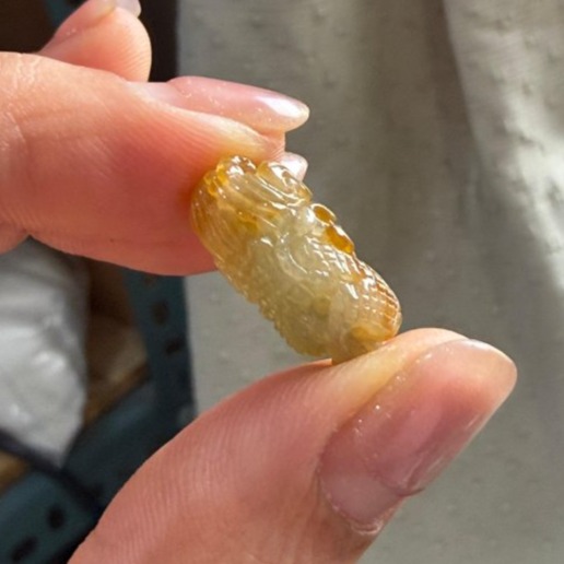 天然A貨緬甸玉 冰糖黃雙彩360度環繞微雕一條龍翡翠小龍珠/頂珠 起冰糖黃過度冰青灰肉 純手工雕作寸玉見匠心-細節圖4