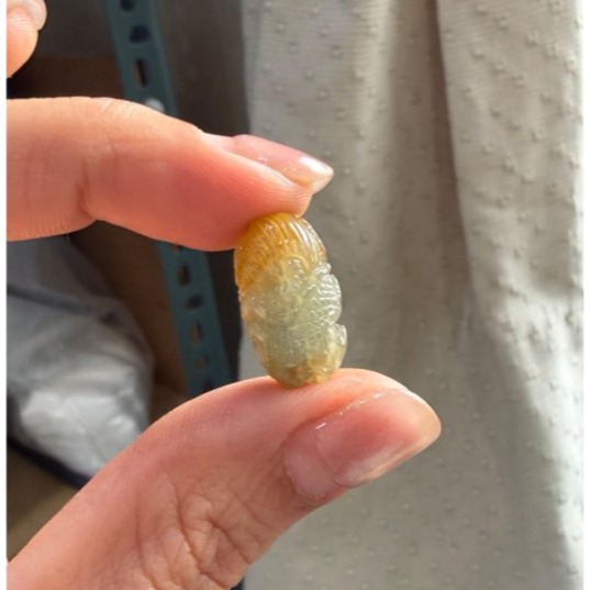 天然A貨緬甸玉 冰糖黃雙彩360度環繞微雕一條龍翡翠小龍珠/頂珠 起冰糖黃過度冰青灰肉 純手工雕作寸玉見匠心-細節圖7