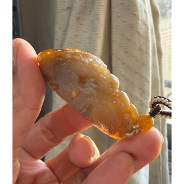 天然A貨緬甸玉 老坑糖黃雙彩手工俏雕龍耀金光翡翠龍牌 滿色冰糖黃包冰梨肉 老熟油亮色澤飽和-細節圖7