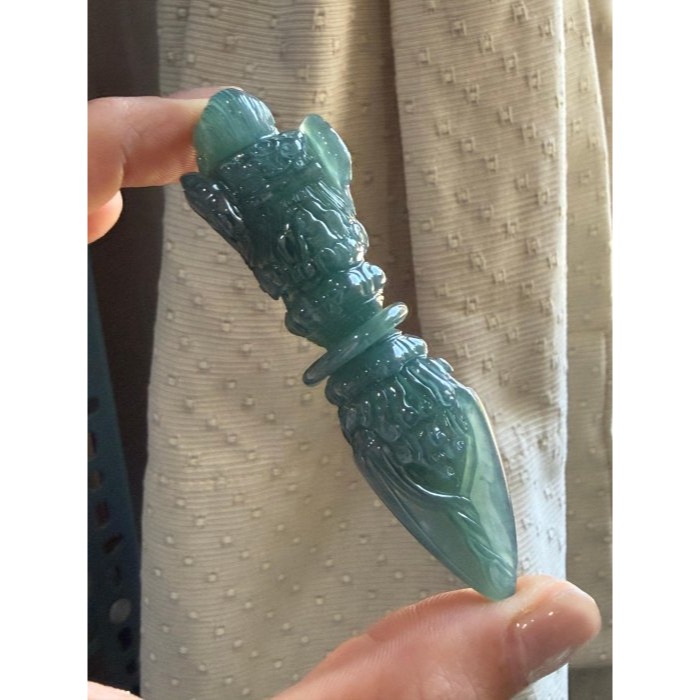 天然A貨翡翠 高冰危綠手工立體精工佛首金剛杵翡翠佛墜 厚庄高清起光感 色滿勻稱 精開法像獨一無二護身法器-細節圖5