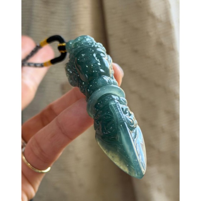 天然A貨翡翠 高冰危綠手工立體精工佛首金剛杵翡翠佛墜 厚庄高清起光感 色滿勻稱 精開法像獨一無二護身法器-細節圖7