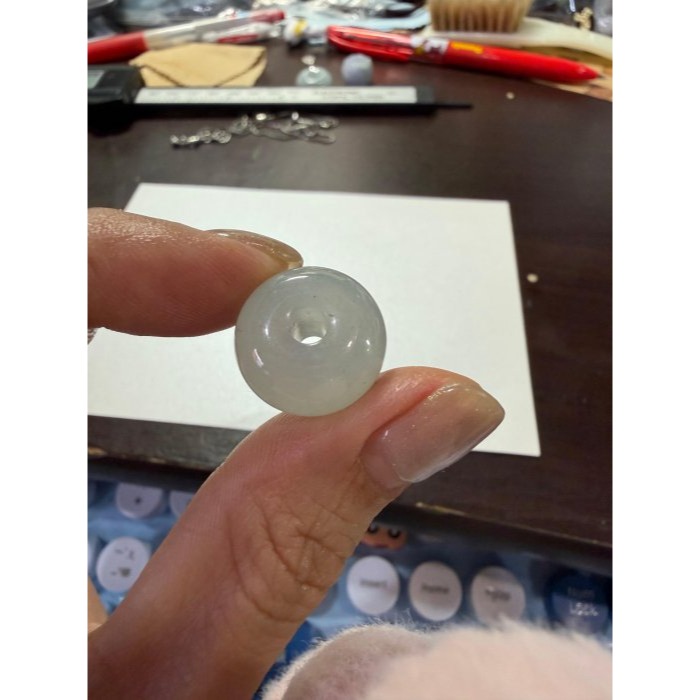 天然A貨緬甸玉 冰種老形膠珠平安扣翡翠玉墜 起光感冰膠底妝 淺晴綠底色 9.6咪飽胖甜甜圈-細節圖9