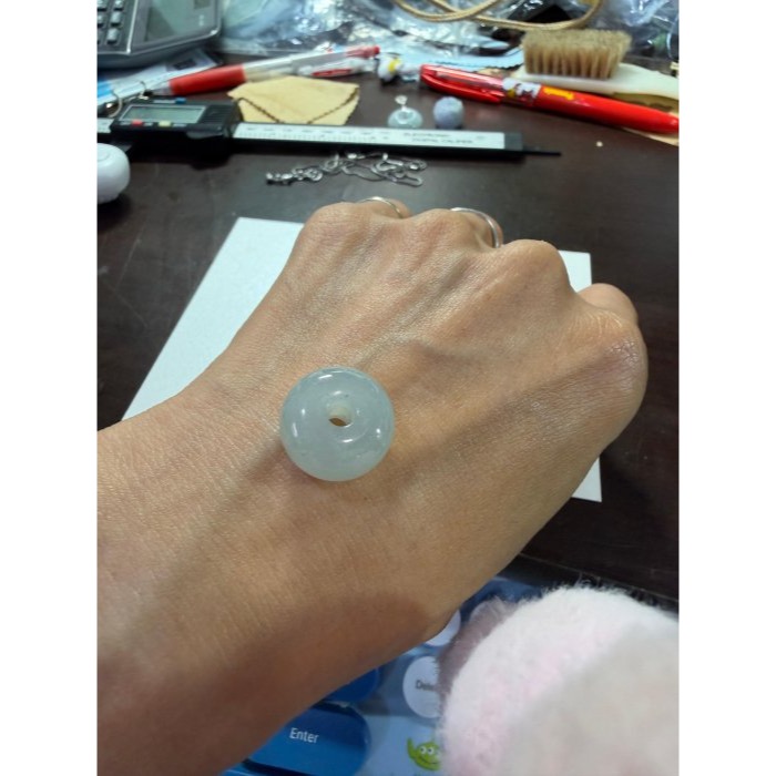 天然A貨緬甸玉 冰種老形膠珠平安扣翡翠玉墜 起光感冰膠底妝 淺晴綠底色 9.6咪飽胖甜甜圈-細節圖10