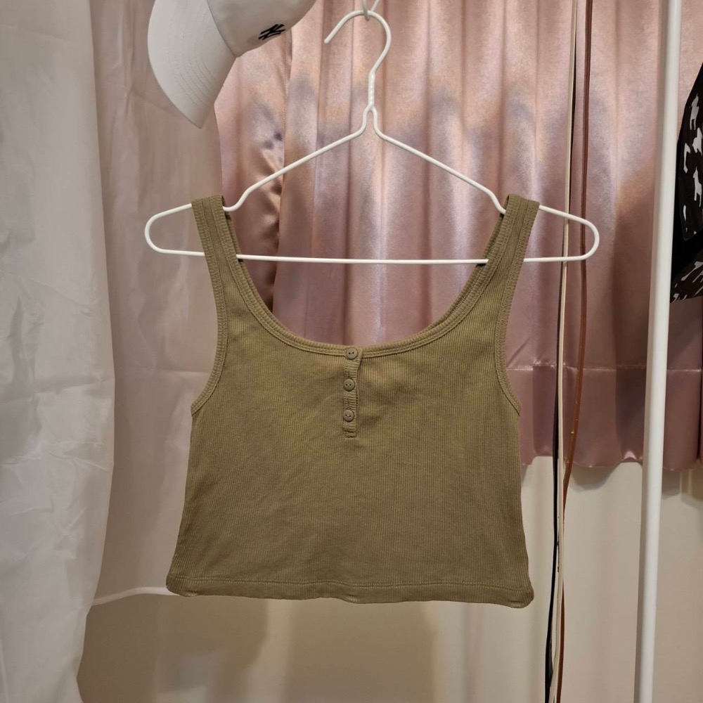 Uniqlo S 墨綠色 軍綠色 短版 背心 短板上衣 純棉上衣 無袖背心 二手衣-細節圖3