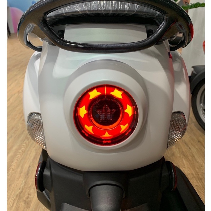 【現貨🔥好貼 黏性佳】vinoora 輪框貼 貼紙 yamaha vinoora 125 彩貼 配件 改裝 小小兵機車-細節圖5