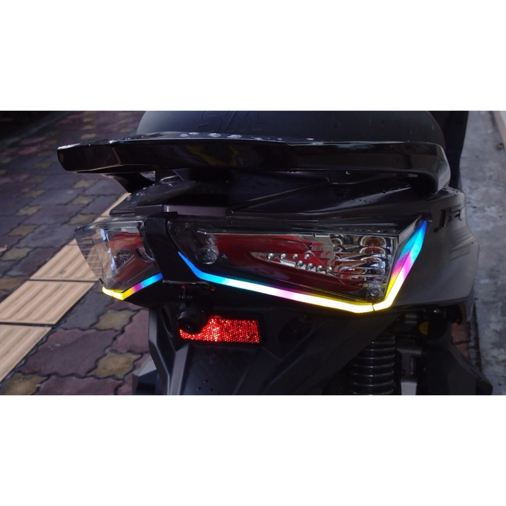 【好貼🔥直上免裁】sym jet sl 尾燈貼膜 jet sr 尾燈 貼紙 jets彩貼 尾燈下眼線 jet sr 貼紙-細節圖2