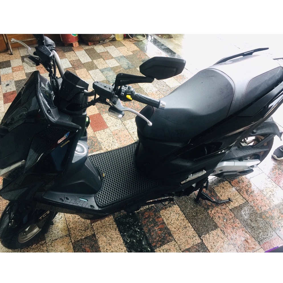 光陽 krv 腳踏墊【現貨🔥免鑽孔 附魔鬼氈】krv moto 踏墊 krv180 機車踏墊 krv 腳踏板 機車踏板-細節圖5