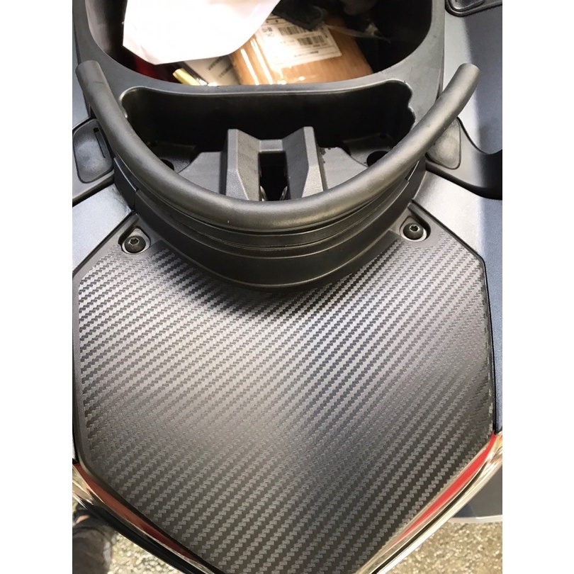 【直上免裁🔥好貼 黏性佳】勁戰六代小盾貼 勁戰六代卡夢貼 卡夢小盾 碳纖維後上蓋 貼紙 車貼 勁戰6代 新勁戰 六代勁戰-細節圖3