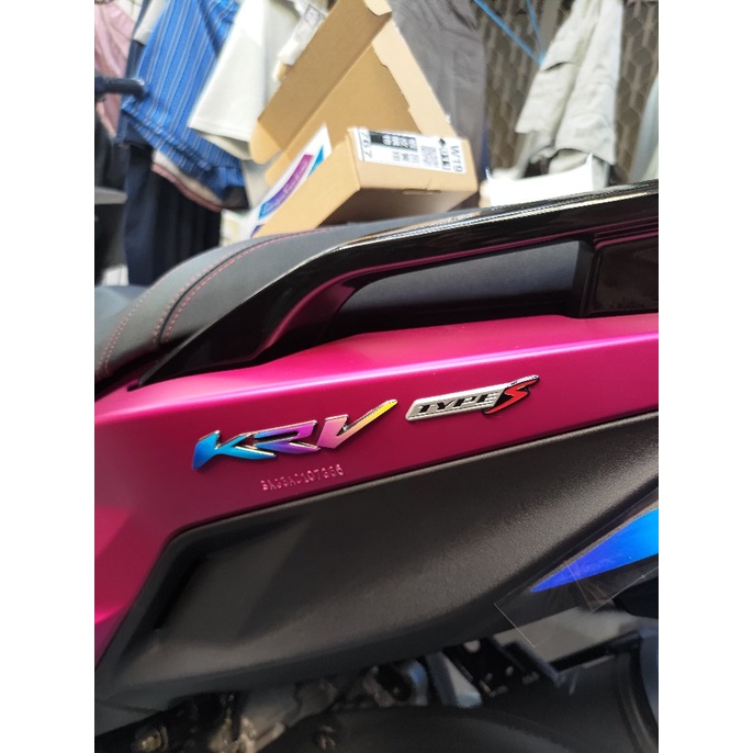 【現貨🔥直上 好貼】光陽 krv 燈眉 貼膜 krv moto 貼紙 大燈貼 彩貼 日行燈 車貼 保護貼 燈膜 眉燈貼-細節圖5