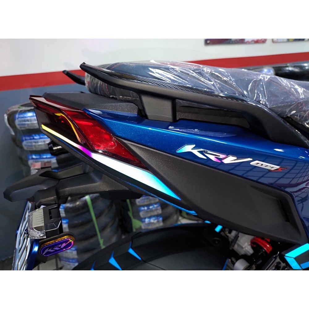 【現貨🔥直上 好貼】光陽 krv 燈眉 貼膜 krv moto 貼紙 大燈貼 彩貼 日行燈 車貼 保護貼 燈膜 眉燈貼-細節圖7