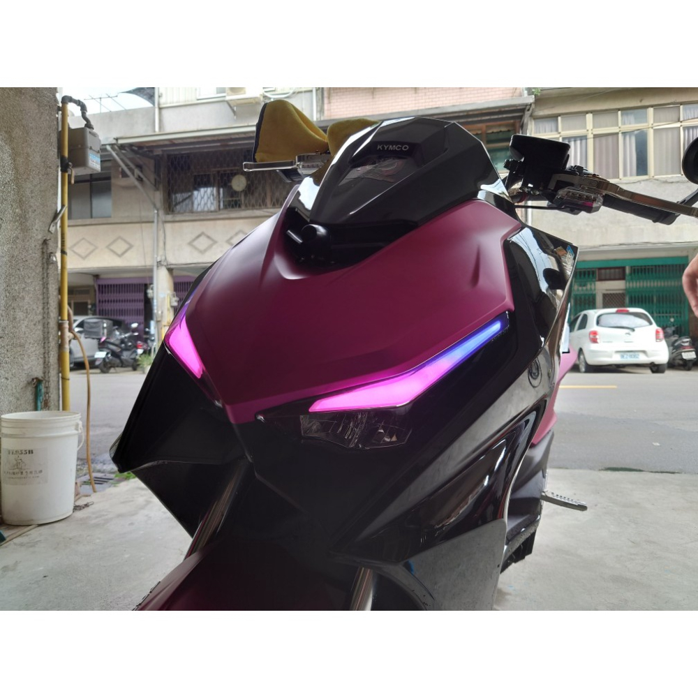 【現貨】光陽 krv 尾燈 moto 貼膜 彩鈦下眼線 燈膜 貼紙 krv180 彩貼 krv 車貼 krv 機車精品-細節圖5