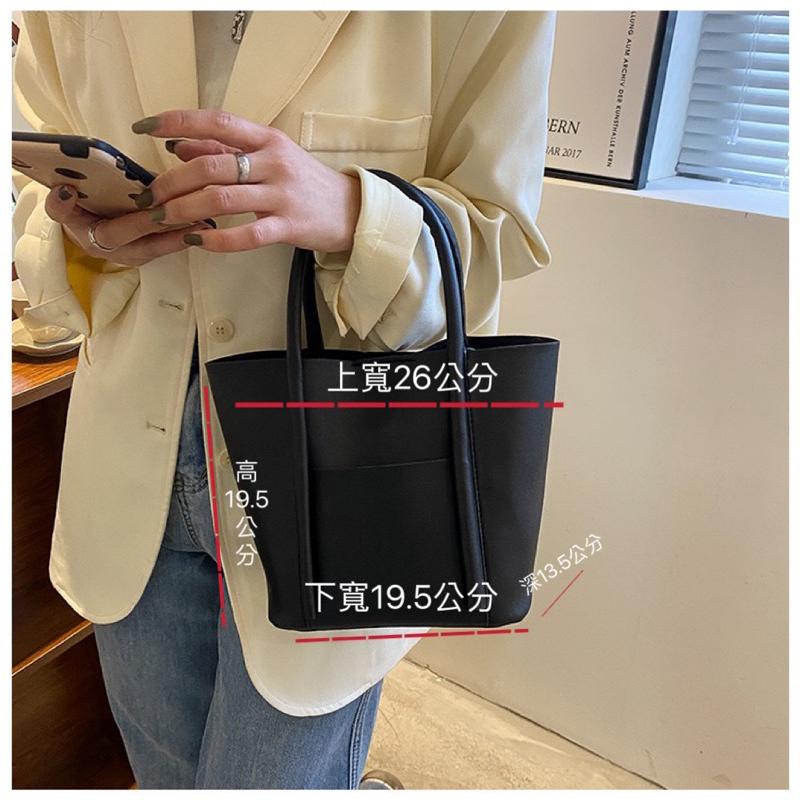 質感款 手提水桶包 皮革 手拿包 水桶包 咖啡/米白/卡其/棕色（現貨）-細節圖8