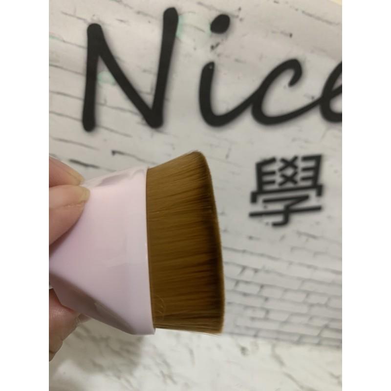 《臻美學院》粉底刷55號/化妝刷～黑色、粉色-細節圖3