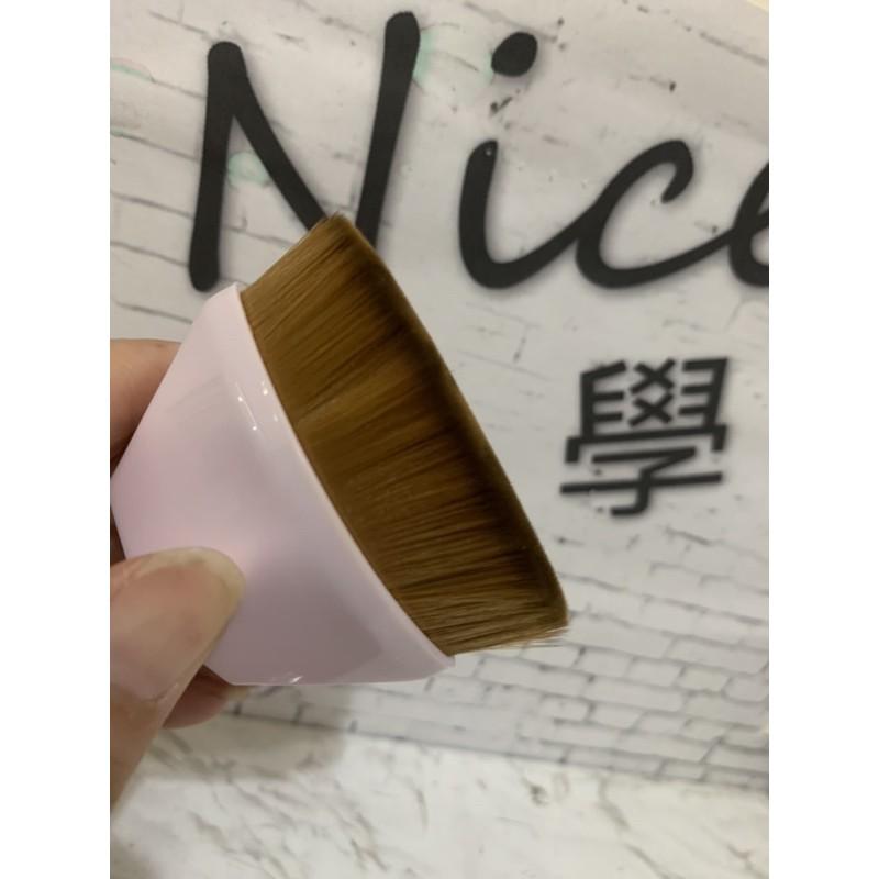 《臻美學院》粉底刷55號/化妝刷～黑色、粉色-細節圖4